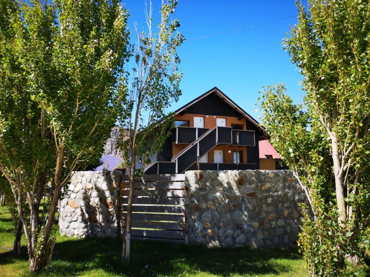 Campo Base Aparts El Chalten Exterior photo
